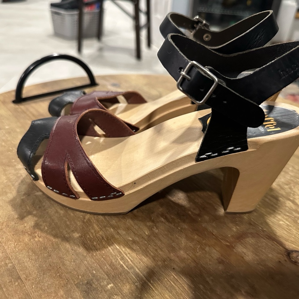 Swedish Hasbeens Black and Brown Mules - Picture 2 of 5